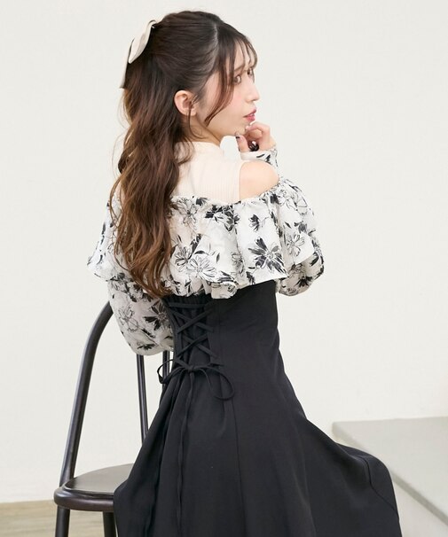 ウエストきゅっとフリルワンピース