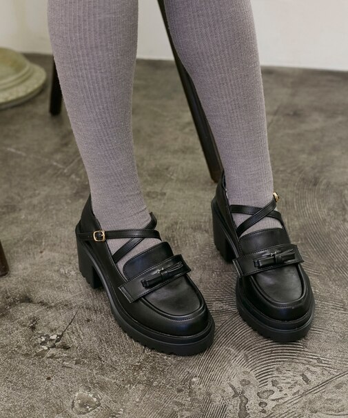 取り外しリボンクロスローファー