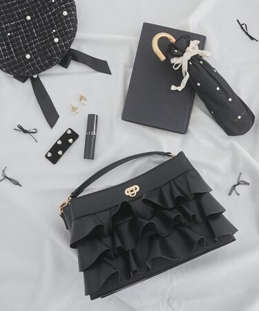 フリルマルチポケットショルダーバッグ