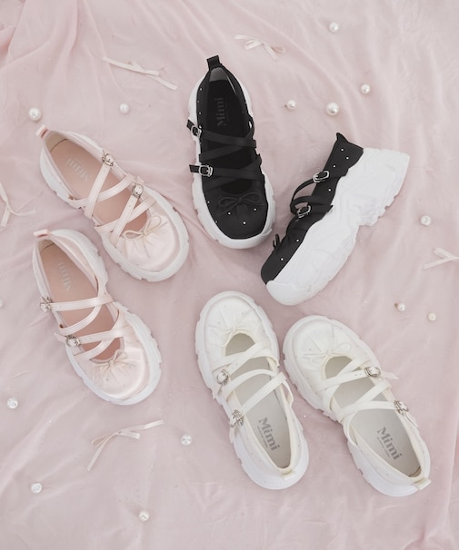 キラキラサテンバレエスニーカー