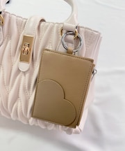 ハートモチーフチャームカードケース