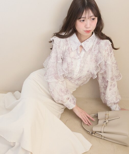 襟付きエアリーフリルブラウス