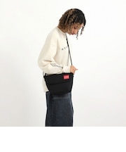 NYLON MESSENGER BAG BACKPOCKET MAGNET