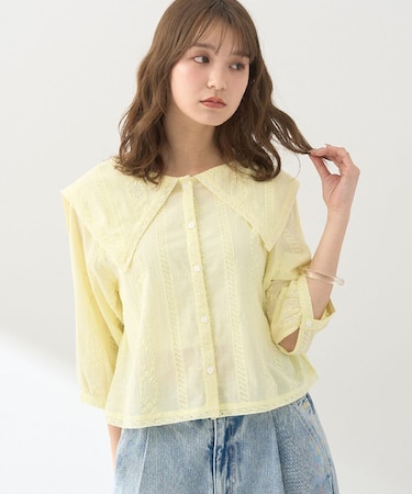 ビッグカラー刺繍ブラウス