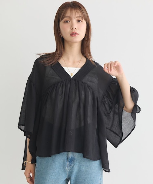 Vネックギャザーブラウス