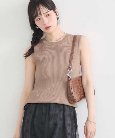 ランダムリブノースリーブニット