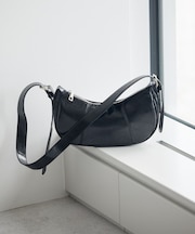 ハーフムーンバッグ