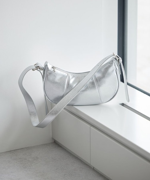 ハーフムーンバッグ