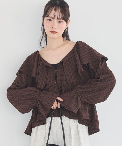 ラッフルカラーカットブラウス