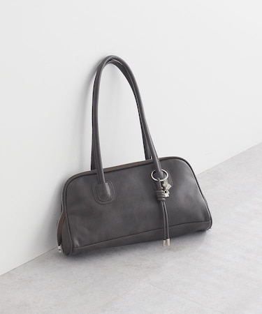 チャーム付きオブロングボストン