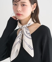 ボタニカル柄スカーフ(70×70)