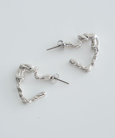 メタリックハートフープピアス