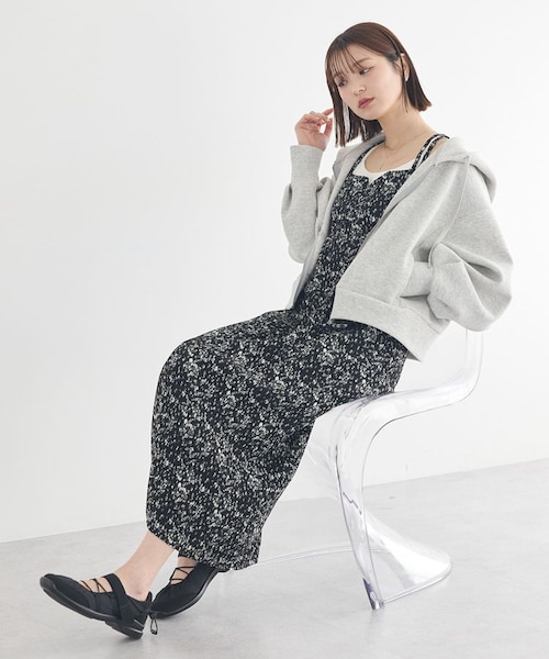 フラワーバッククロスキャミワンピース｜アースミュージックアンド