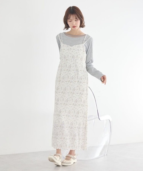 フラワーバッククロスキャミワンピース｜アースミュージックアンド