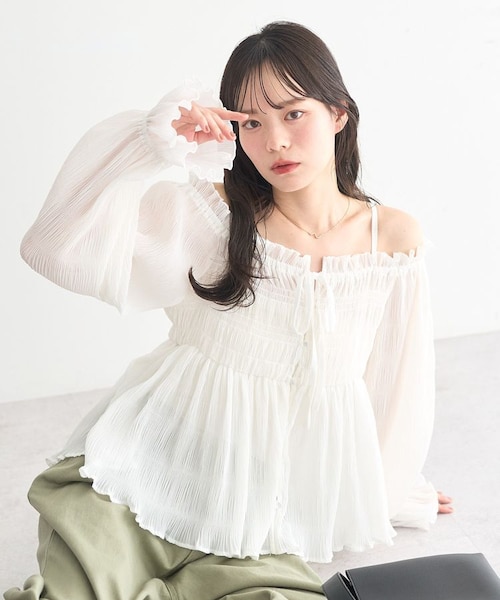今期美品セルフォード シャーリングフリルブラウス ホワイト 美品 セルフォード スクエアカラーフリルブラウス 白｜Yahoo!フリマ