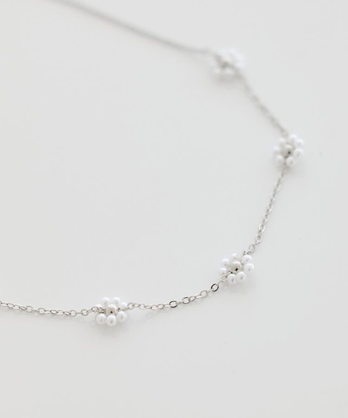 ビーズフラワーネックレス