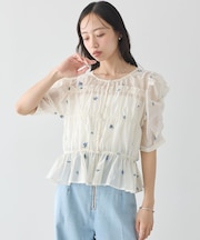 【前後2WAY】フラワー刺繍シャーリングブラウス