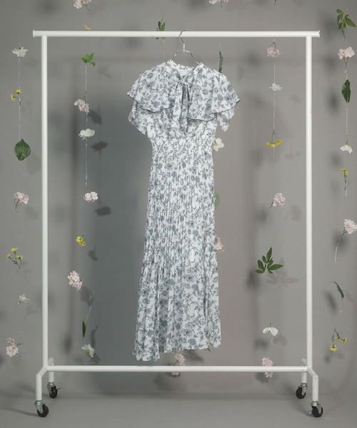 ハンズオブクリエイション　グリーン　花柄　ワンピース　フレンチスリーブ ハンズオブクリエイション グリーン 花柄 ワンピース フレンチ