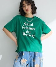 多段フェミニンロゴボックスTシャツ