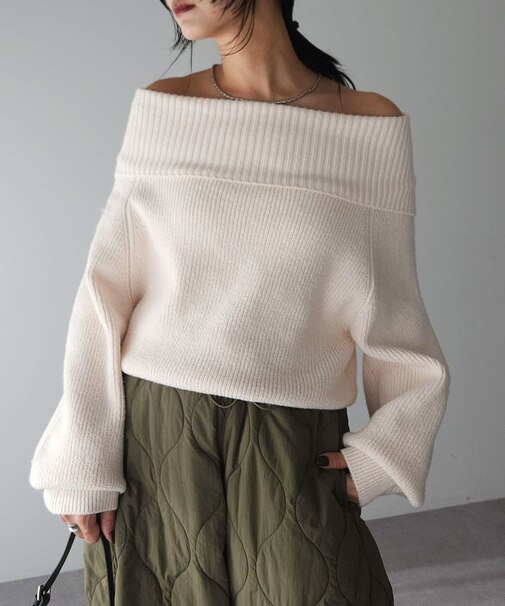 オフショルダーニット