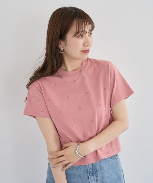 ・DOUBLE FLAGS ハート総柄刺繍TEE
