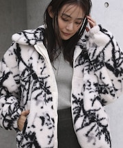 リバーシブルプリント柄ボアブルゾン