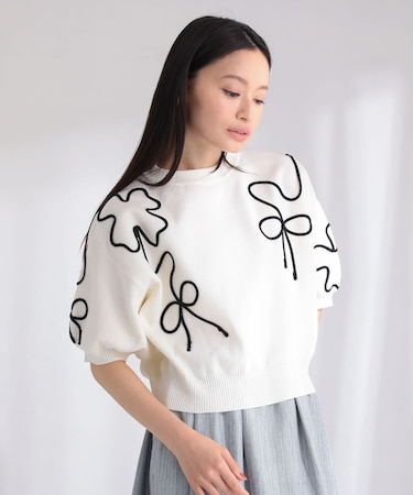 ・ELENCARE DUE ライン刺繍5分袖ニット