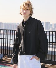 A.ネクタイ付きワイドスリーブショート丈シャツ