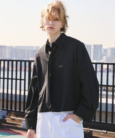 A.ネクタイ付きワイドスリーブショート丈シャツ