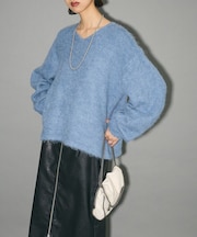 VネックニットTOPS