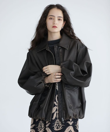 ■ESCAR フェイクレザーバルーンブルゾン