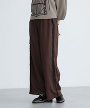 ■ESCAR サイドミニフリルワイドパンツ