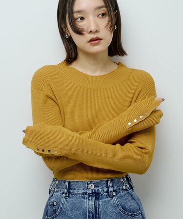 袖口金釦リブニットプルオーバー