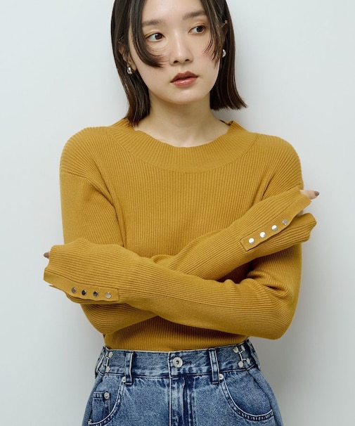 袖口金釦リブニットプルオーバー