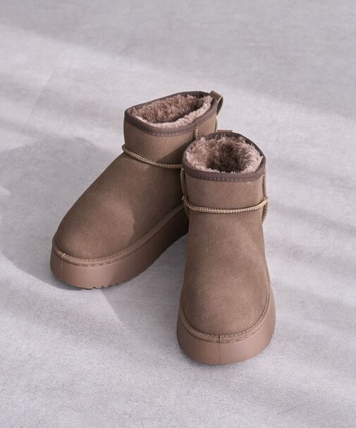 ・minia フェイクムートンショートブーツ