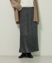 すっきり見えシルエットサテンナロースカート