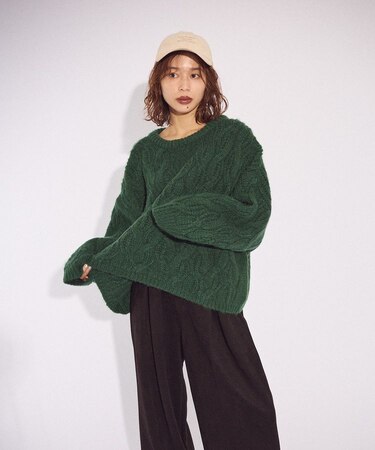 ふわふわケーブルニットプルオーバー