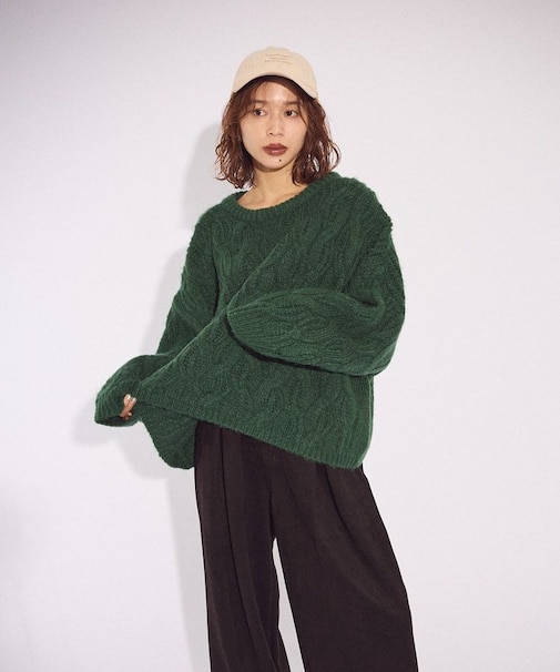 ふわふわケーブルニットプルオーバー