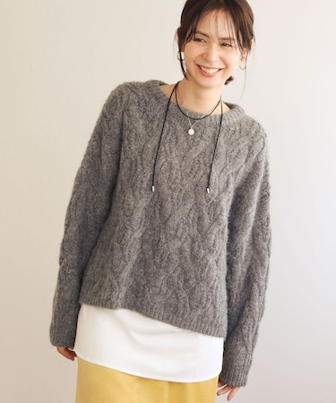 ふわふわケーブルニットプルオーバー