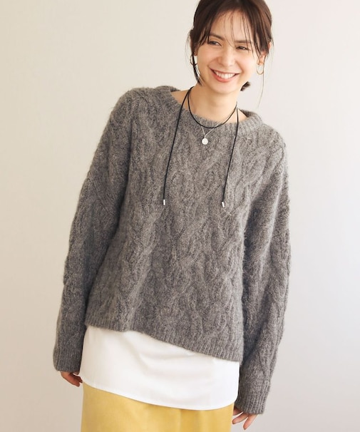 ふわふわケーブルニットプルオーバー
