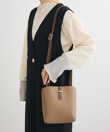 andmikka.三層ミニショルダーバック