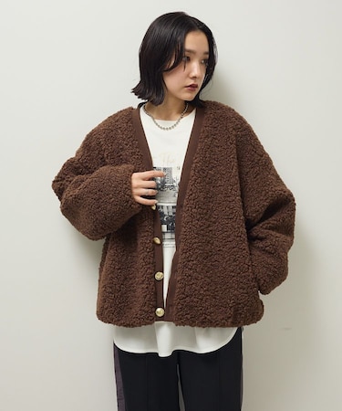 Vネックボアカーディジャケット