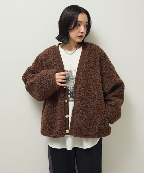 Vネックボアカーディジャケット