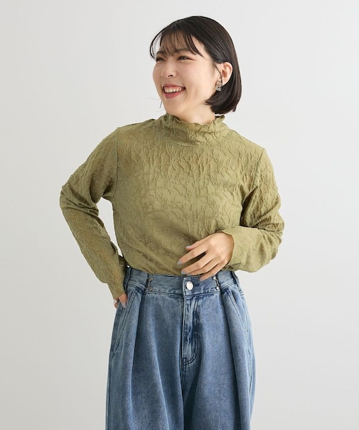 レースハイネックプルオーバー