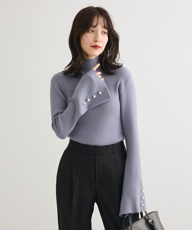 ・swing by 袖パールボタンフレアリブニット