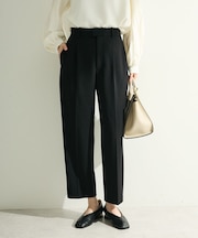 O.きれいシルエットテーパードパンツ