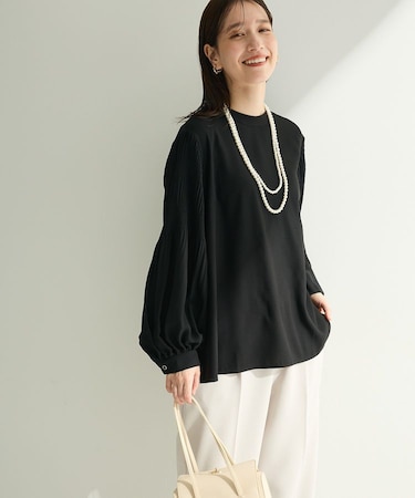 O.袖プリーツブラウス