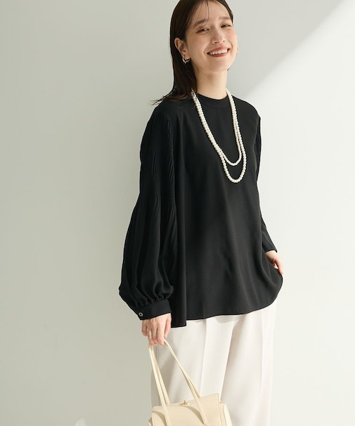 O.袖プリーツブラウス