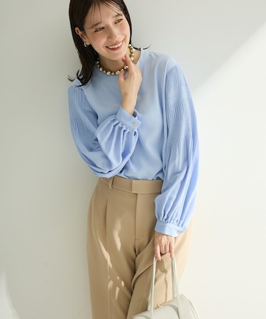 O.袖プリーツブラウス