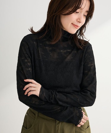 プリーツレースハイネックプルオーバー